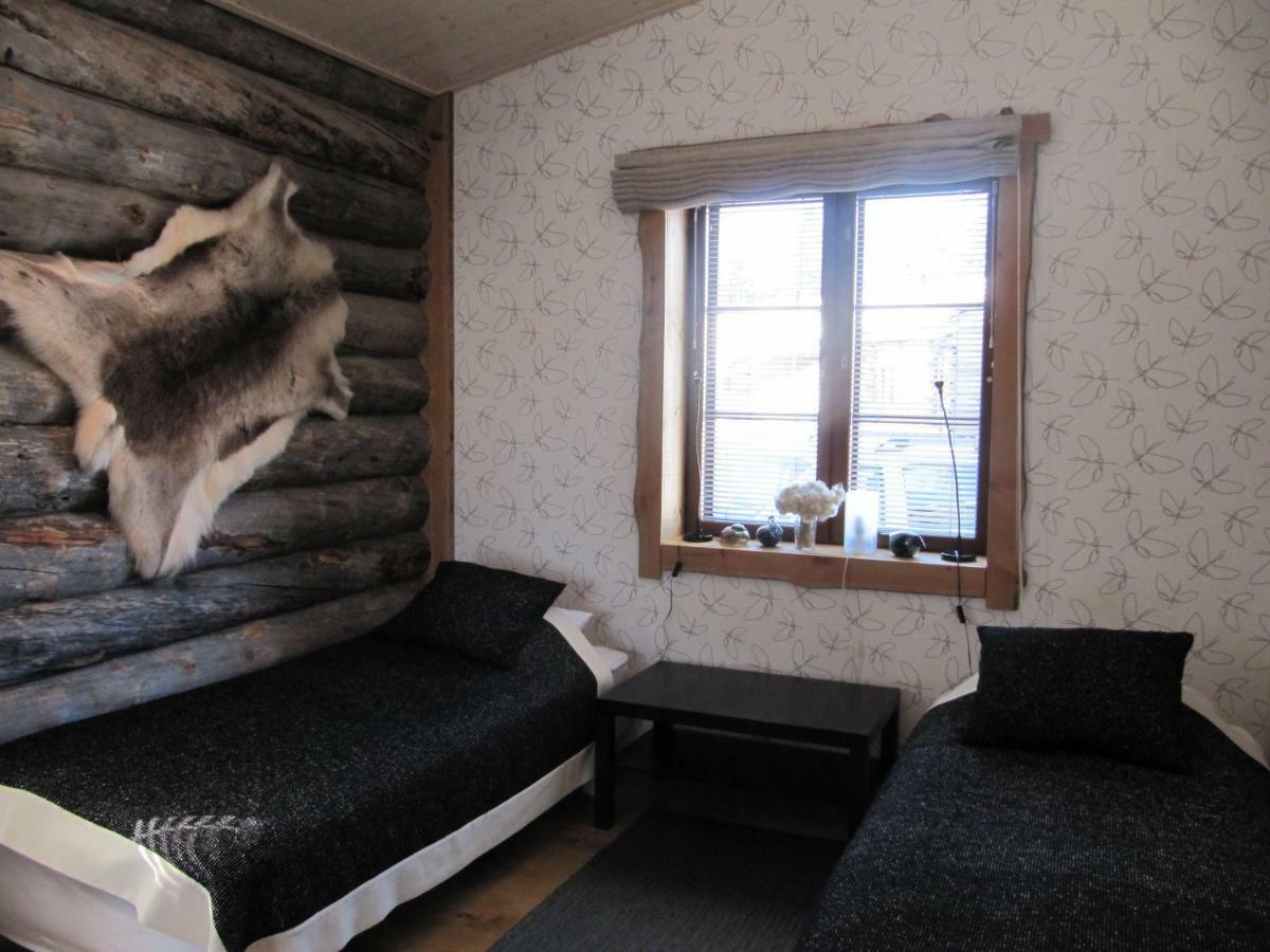Lapin Kutsu Log Cabins ซาริเซลกา ภายนอก รูปภาพ